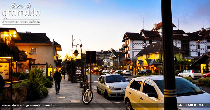 Avenida Borges de Medeiros: Perfeita para uma caminhada tranquila e com muitas opções de lojas e restaurantes.