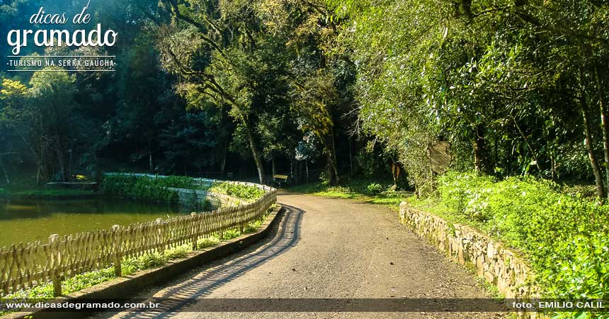 Seguindo por esse caminho você chegará à Aldeia do Imigrante.