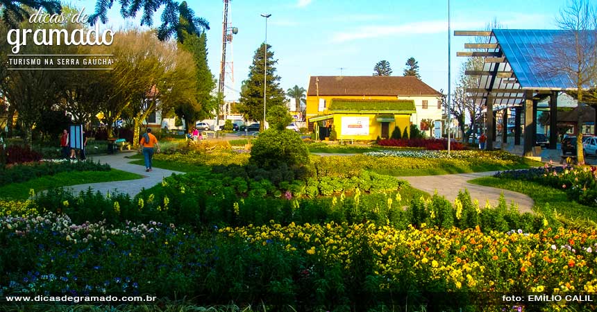 A bela e colorida Praça das Flores, no centro de Nova Petrópolis, esbanjando paz e tranquilidade.