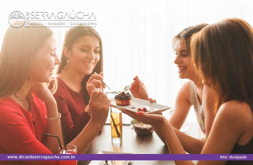 Desfrute dos chocolates, restaurantes e passeios com amigas em Gramado