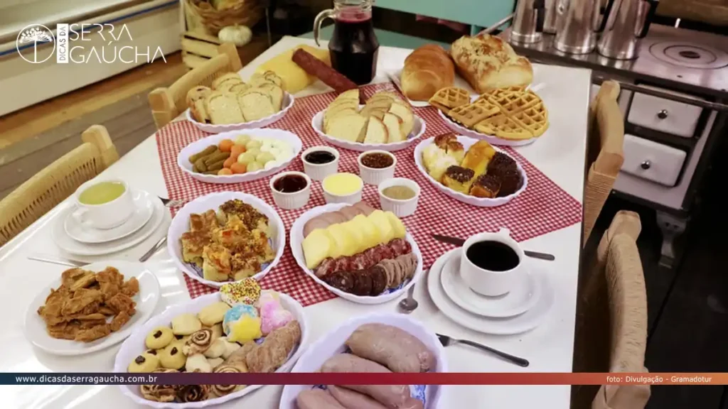 Mesa de café colonial - Festa da Colônia